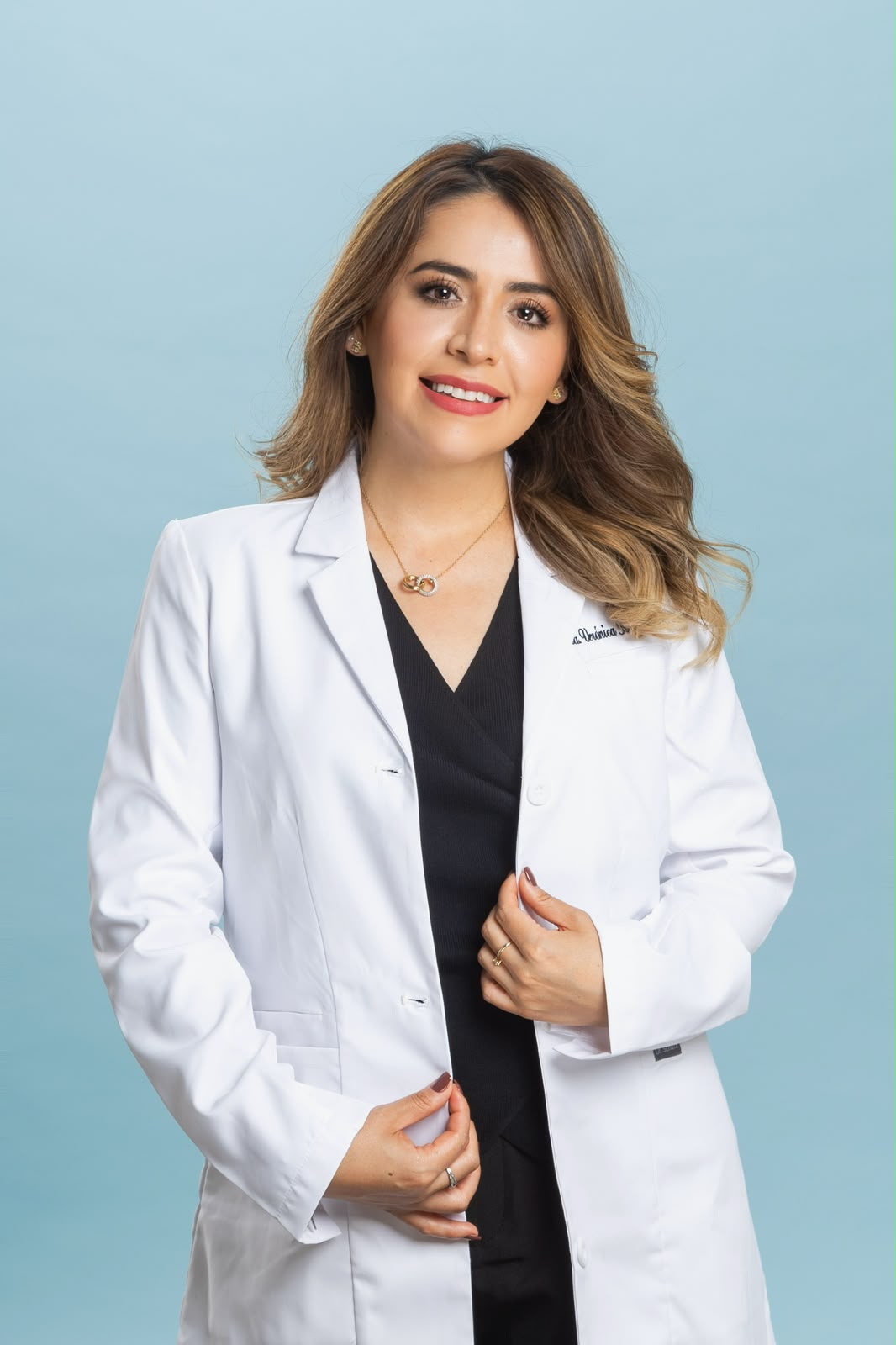 Dra. Diana Verónica Romero Escamilla en consultorio